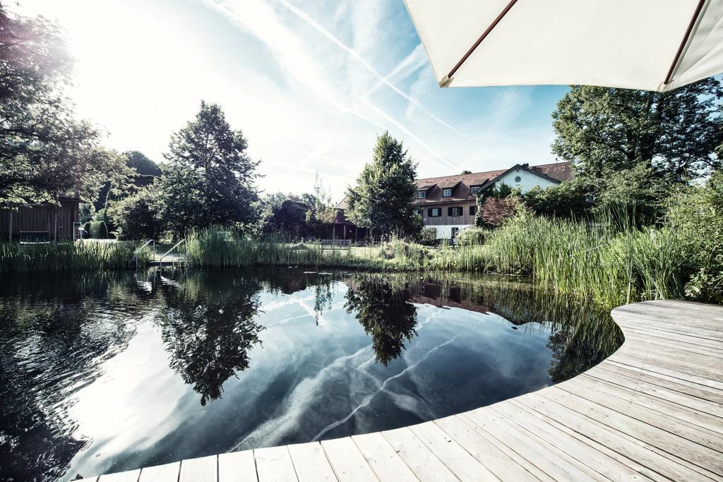 Biohotel Schlossgut Oberambach Bagian luar foto
