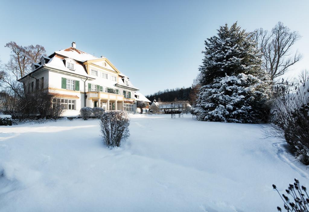 Biohotel Schlossgut Oberambach Bagian luar foto