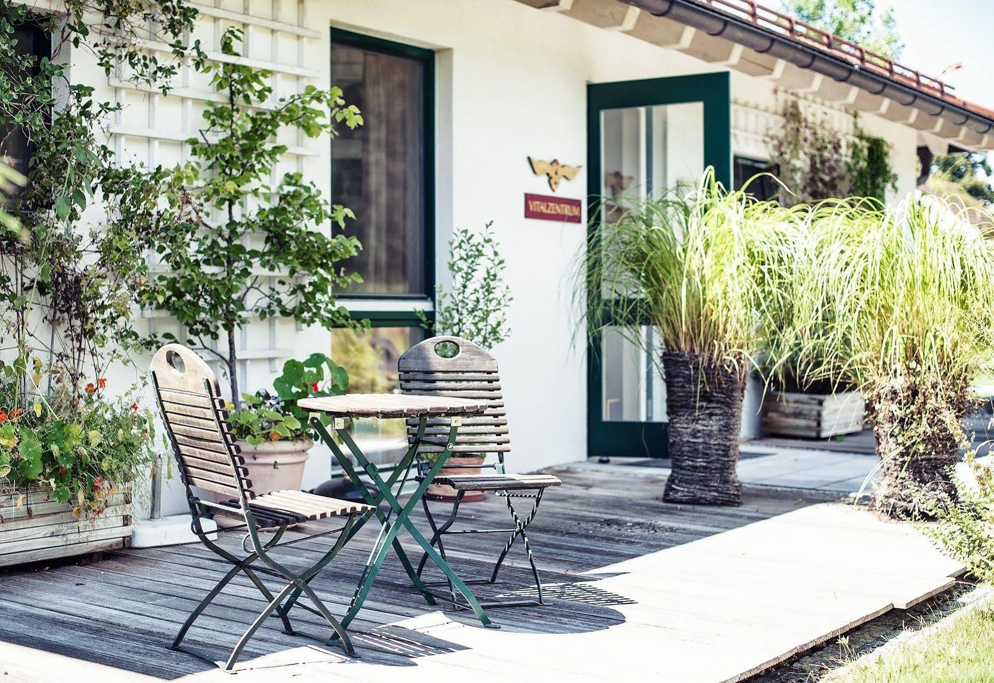 Biohotel Schlossgut Oberambach Bagian luar foto