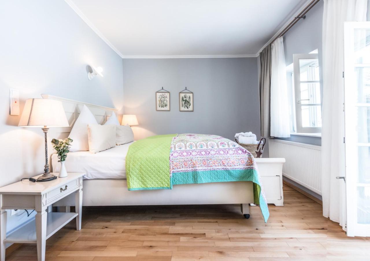 Biohotel Schlossgut Oberambach Bagian luar foto