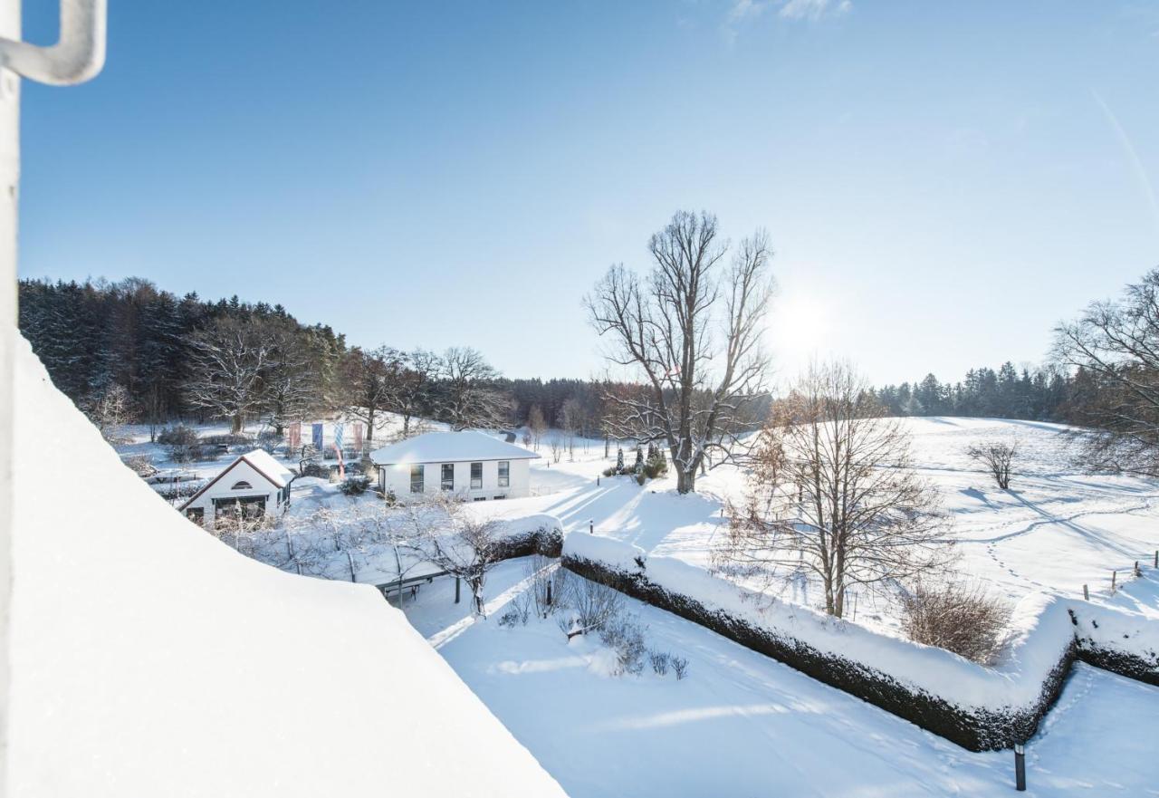 Biohotel Schlossgut Oberambach Bagian luar foto